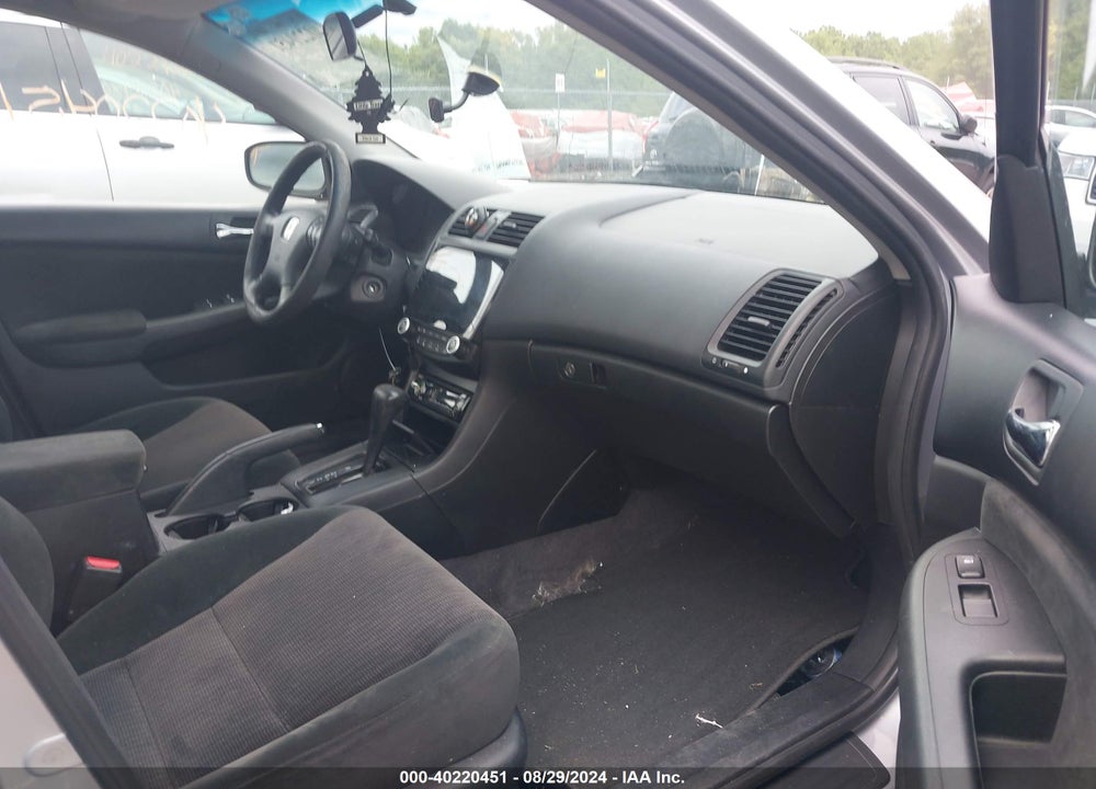 2005 HONDA ACCORD 2.4 LX VIN: 1HGCM56475A075757