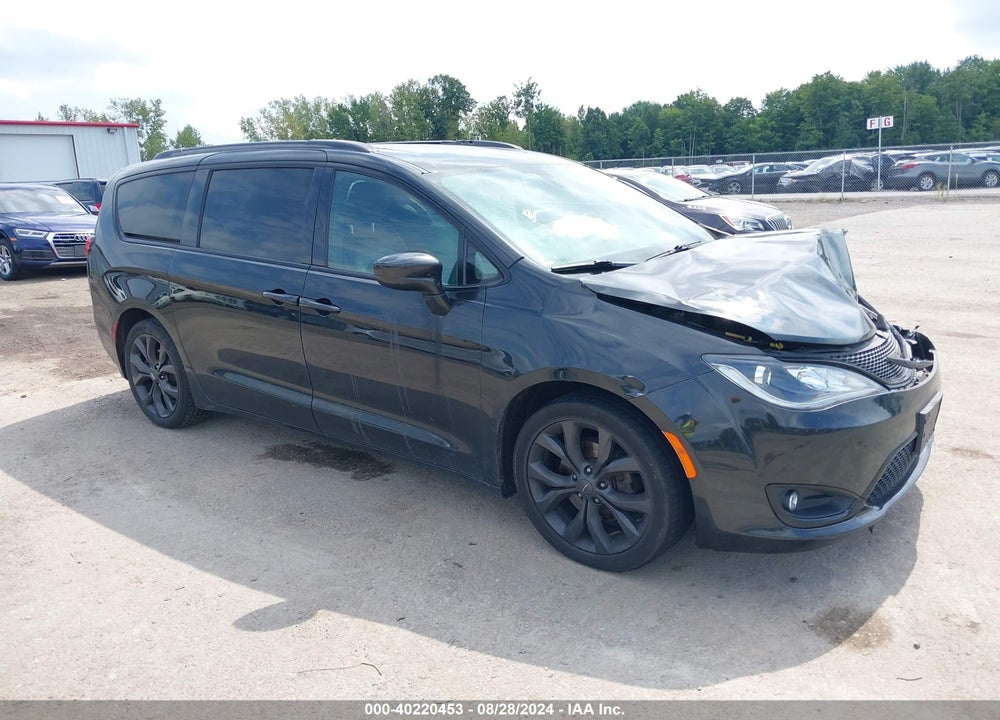 2018 CHRYSLER PACIFICA TOURING L PLUS VIN: 2C4RC1EG2JR174315