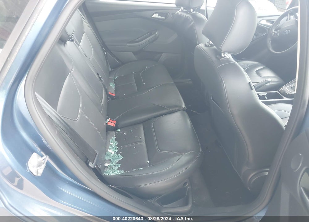2018 FORD FOCUS TITANIUM VIN: 1FADP3N25JL323717