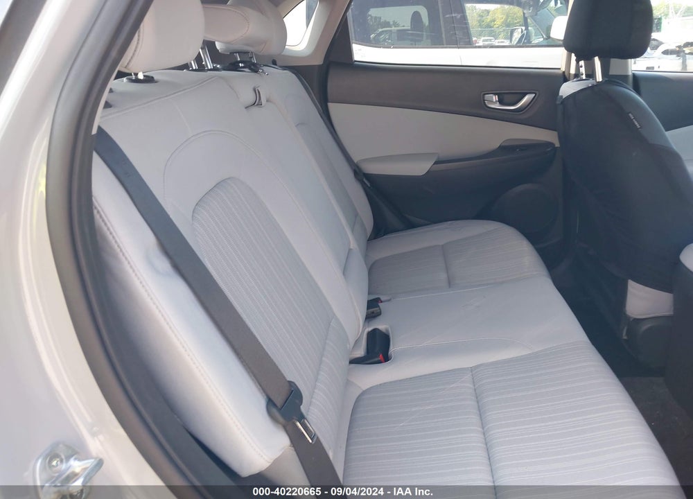 2022 HYUNDAI KONA SEL VIN: KM8K3CAB0NU843421