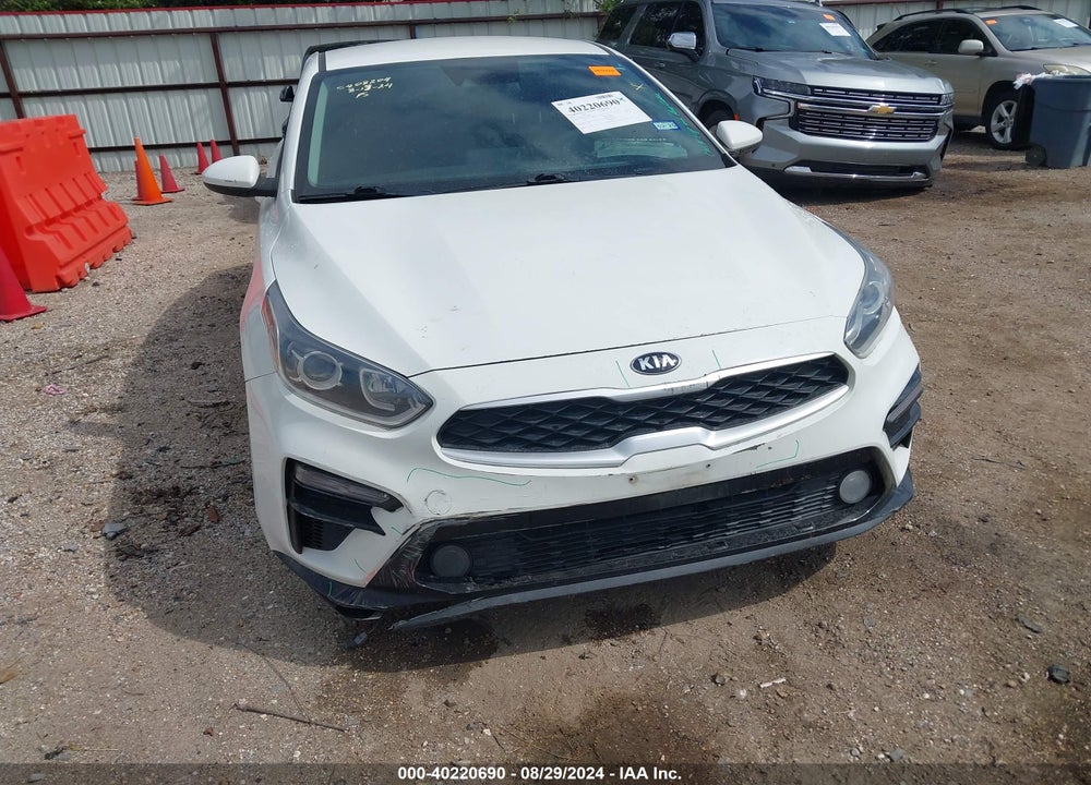 2019 KIA FORTE LXS VIN: 3KPF24AD7KE111832