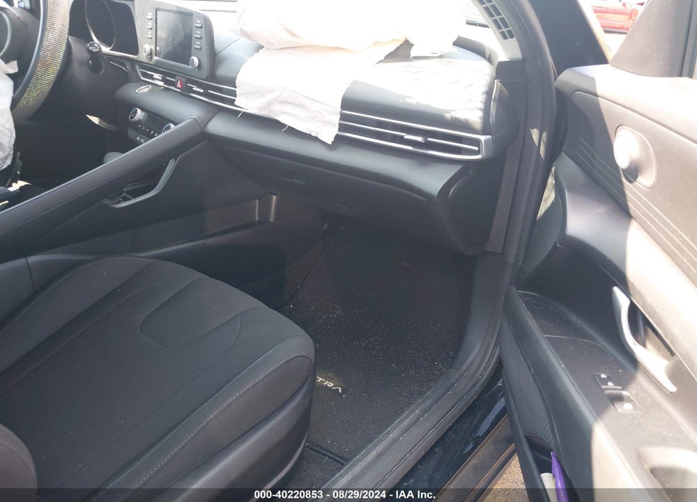 2021 HYUNDAI ELANTRA SEL VIN: 5NPLM4AG5MH018412