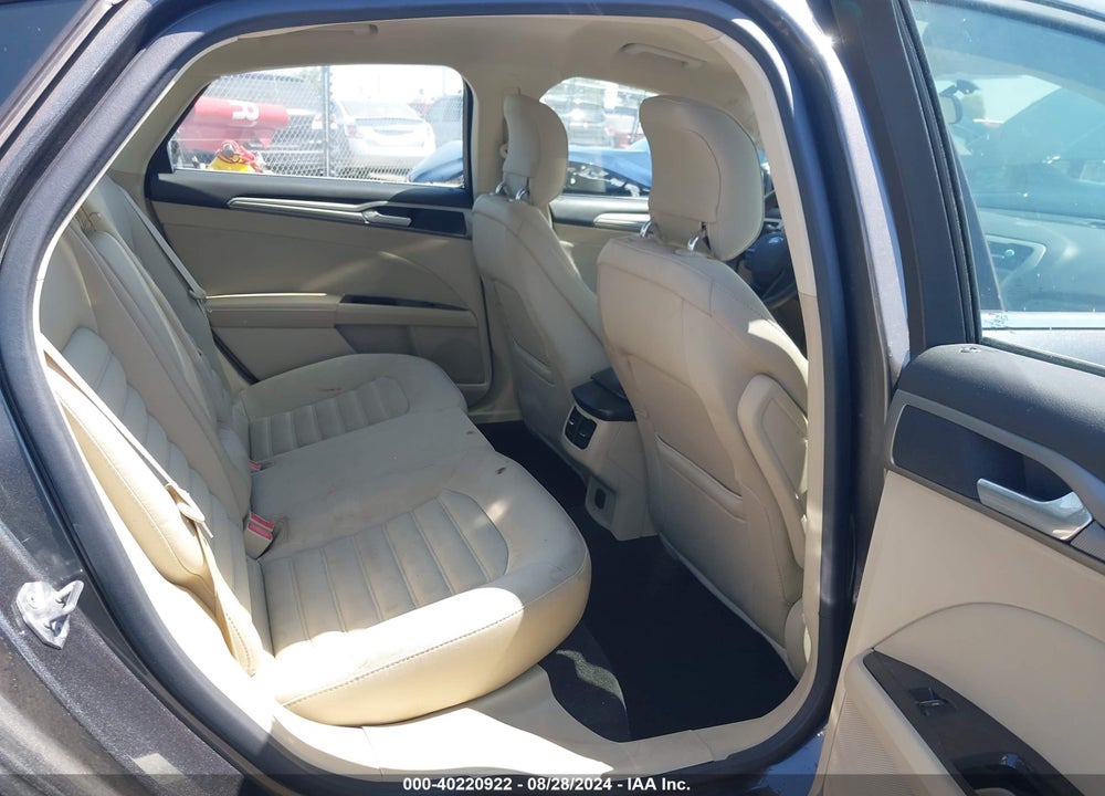 2015 FORD FUSION SE VIN: 3FA6P0HD4FR118998