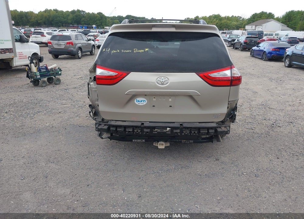 2017 TOYOTA SIENNA XLE PREMIUM 7 PASSENGER VIN: 5TDDZ3DC6HS180753