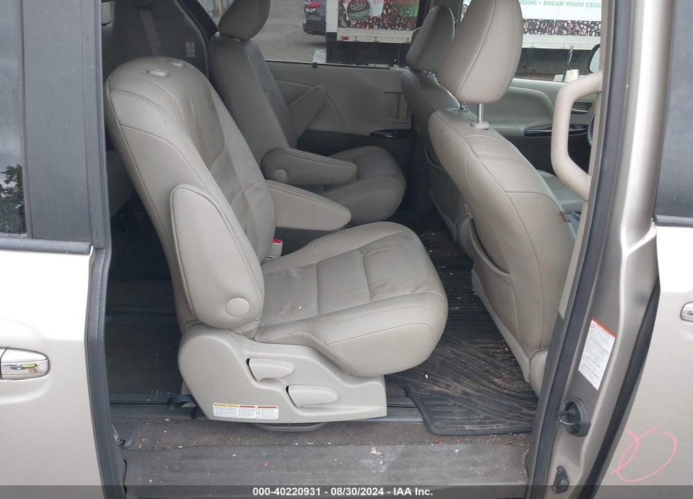 2017 TOYOTA SIENNA XLE PREMIUM 7 PASSENGER VIN: 5TDDZ3DC6HS180753