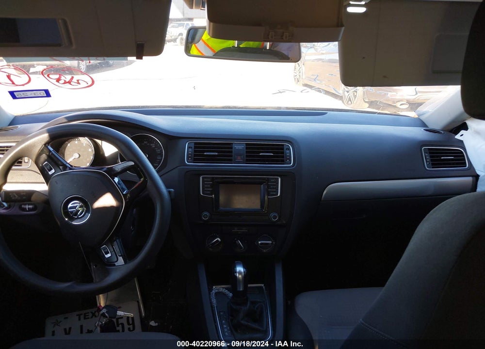 2017 VOLKSWAGEN JETTA 1.4T S VIN: 3VW2B7AJ2HM352733