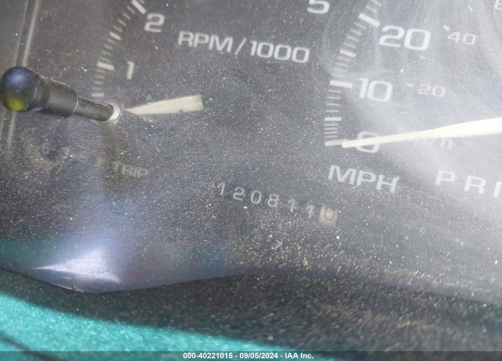 1998 GMC SIERRA 2500 HD SL VIN: 1GTGK24F1WZ526161