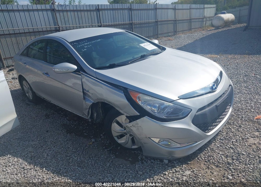 2015 HYUNDAI SONATA HYBRID VIN: KMHEC4A42FA137199
