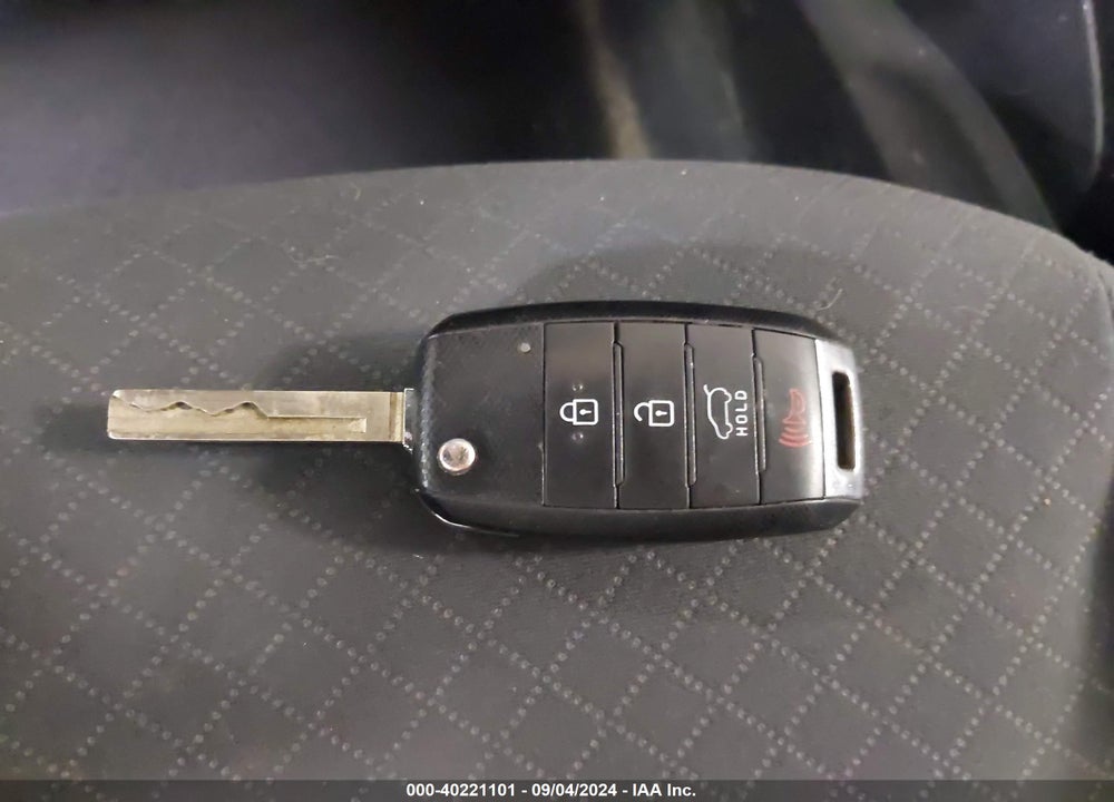 2018 KIA SORENTO 2.4L LX VIN: 5XYPGDA36JG345491