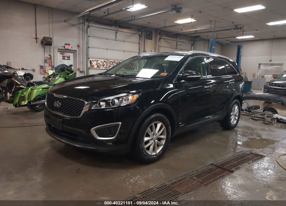 2018 KIA SORENTO 2.4L LX VIN: 5XYPGDA36JG345491