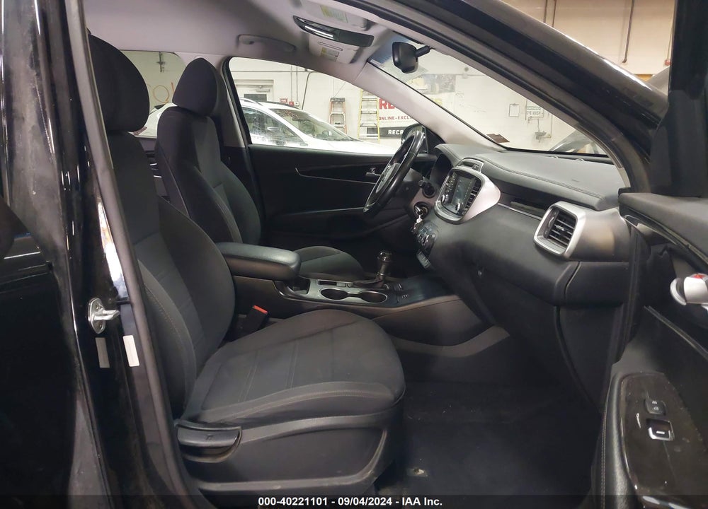 2018 KIA SORENTO 2.4L LX VIN: 5XYPGDA36JG345491