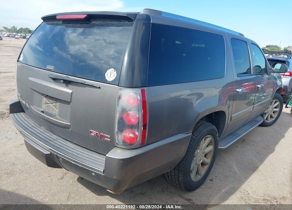 2011 GMC YUKON XL 1500 DENALI VIN: 1GKS2MEF9BR260021