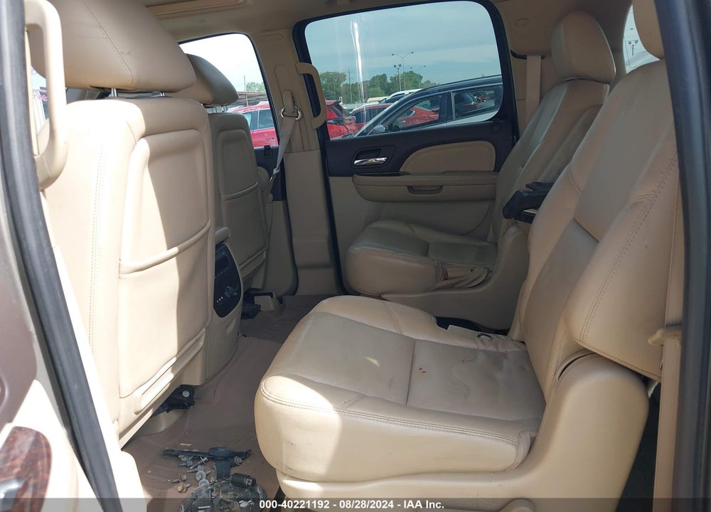 2011 GMC YUKON XL 1500 DENALI VIN: 1GKS2MEF9BR260021