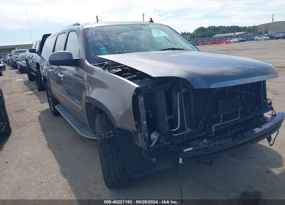 2011 GMC YUKON XL 1500 DENALI VIN: 1GKS2MEF9BR260021
