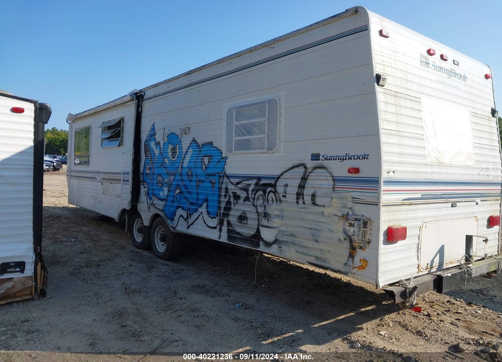 1998 SUNNYBROOK --- VIN: 4UBAS0R28X1C13749