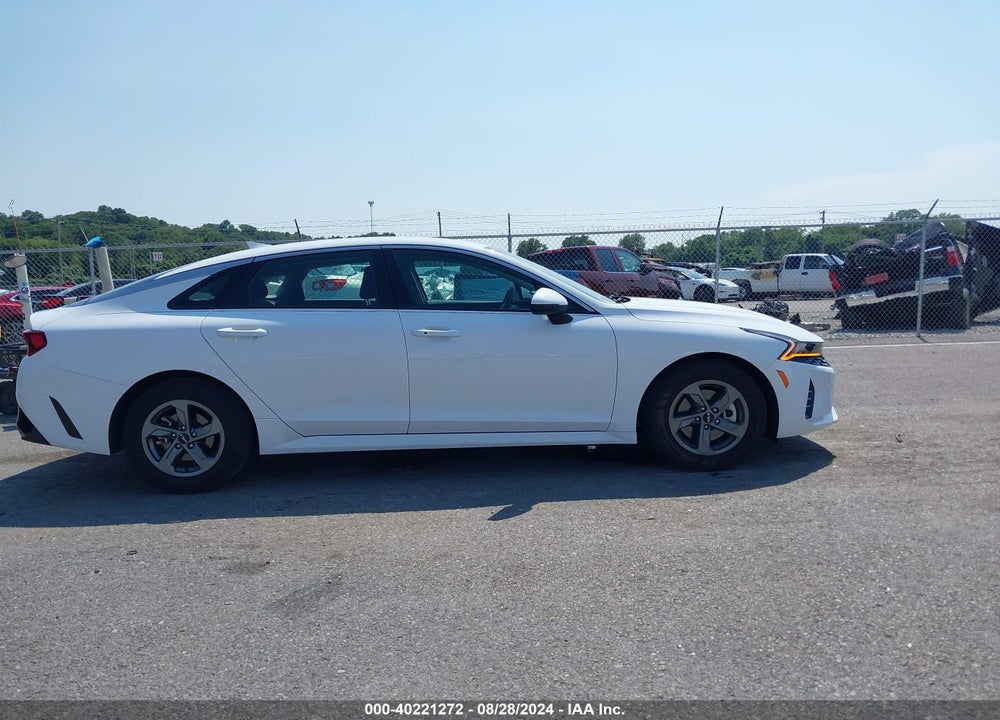 2022 KIA K5 LXS VIN: 5XXG14J27NG105126