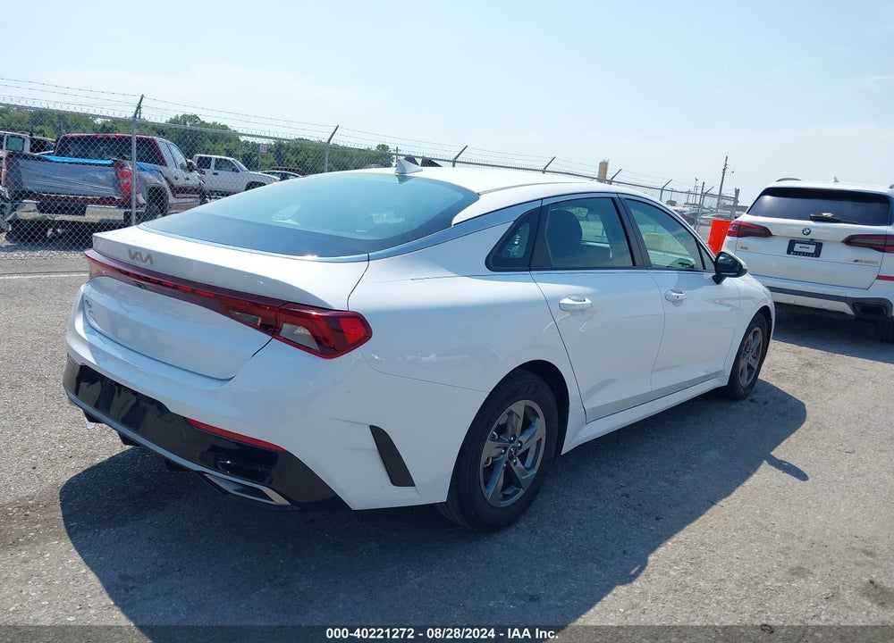 2022 KIA K5 LXS VIN: 5XXG14J27NG105126