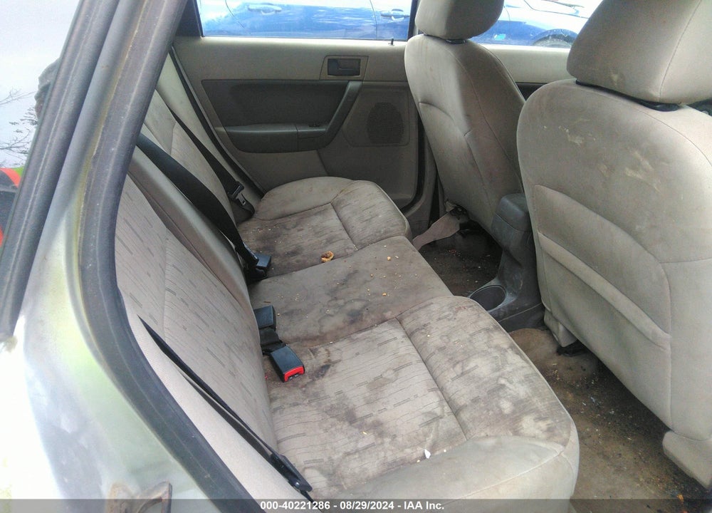 2011 FORD FOCUS SE VIN: 1FAHP3FN6BW157654
