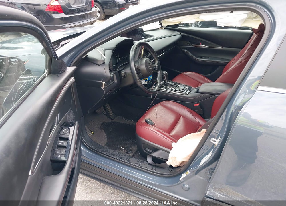 2023 MAZDA CX-30 2.5 S CARBON EDITION VIN: 3MVDMBCM4PM500457