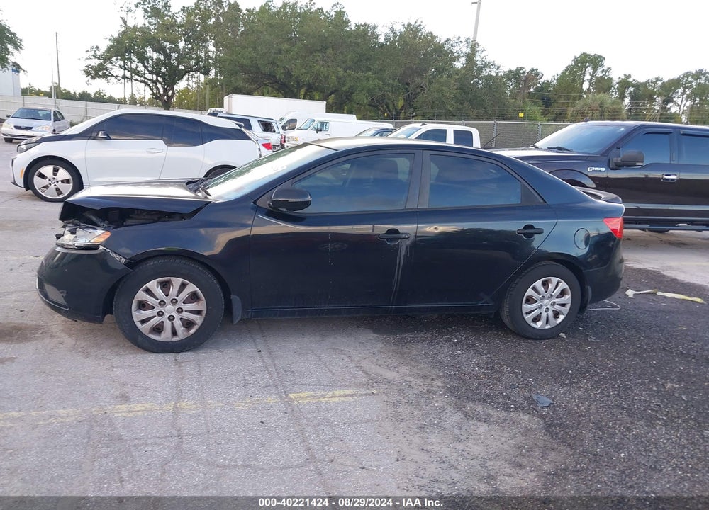2011 KIA FORTE EX VIN: KNAFU4A21B5890291