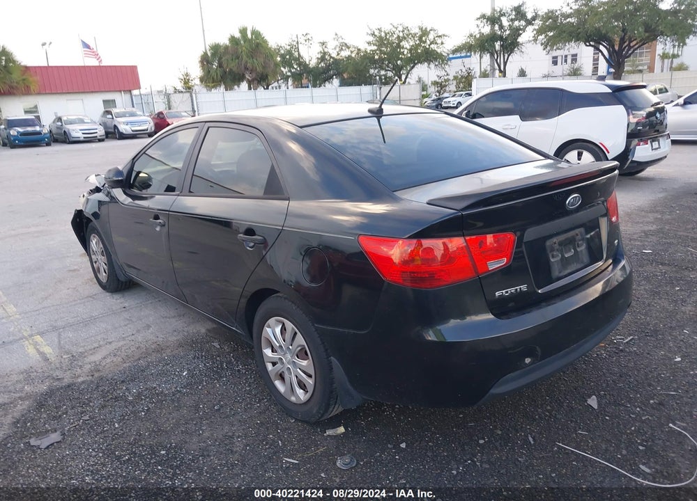 2011 KIA FORTE EX VIN: KNAFU4A21B5890291