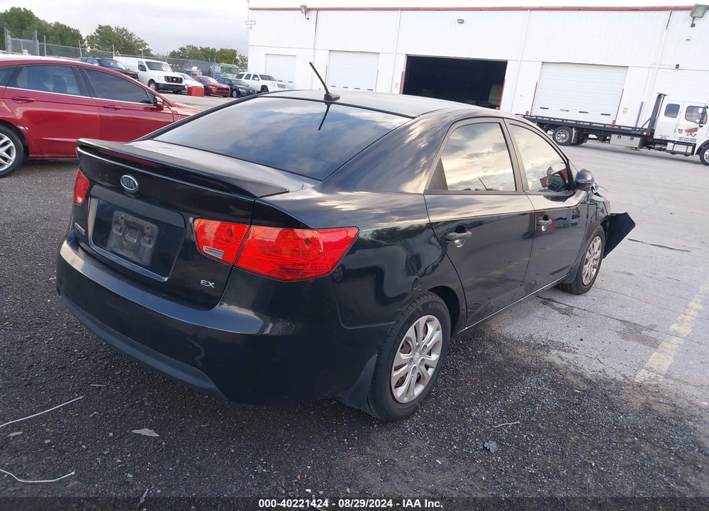 2011 KIA FORTE EX VIN: KNAFU4A21B5890291
