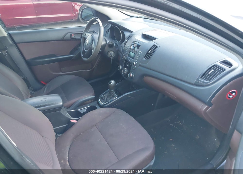 2011 KIA FORTE EX VIN: KNAFU4A21B5890291
