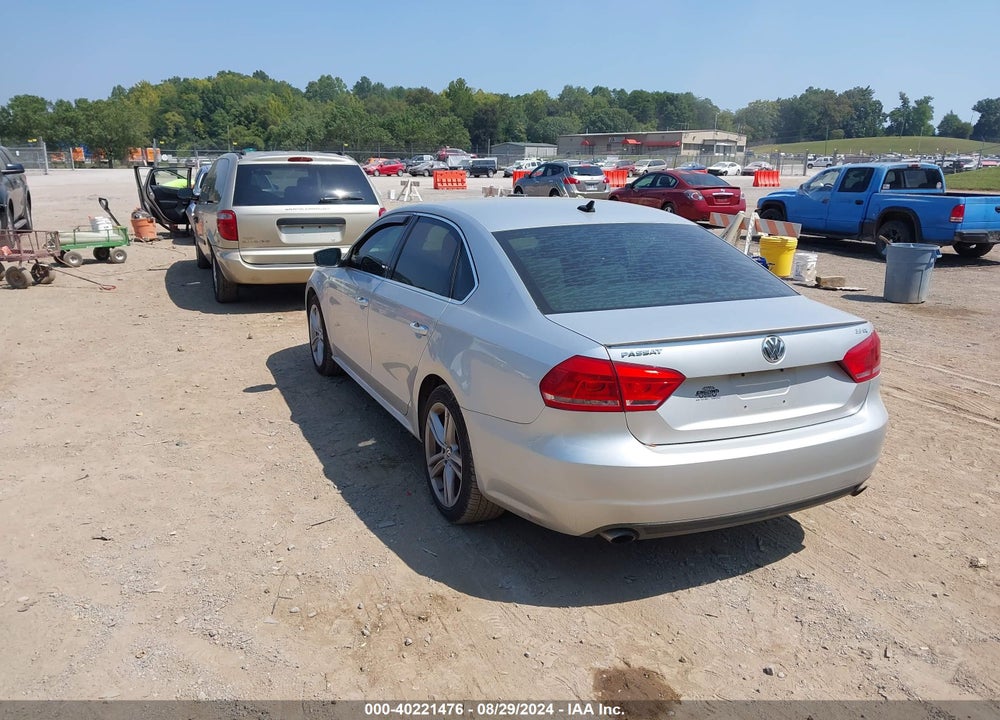 2013 VOLKSWAGEN PASSAT 3.6L V6 SE VIN: 1VWBM7A37DC066772