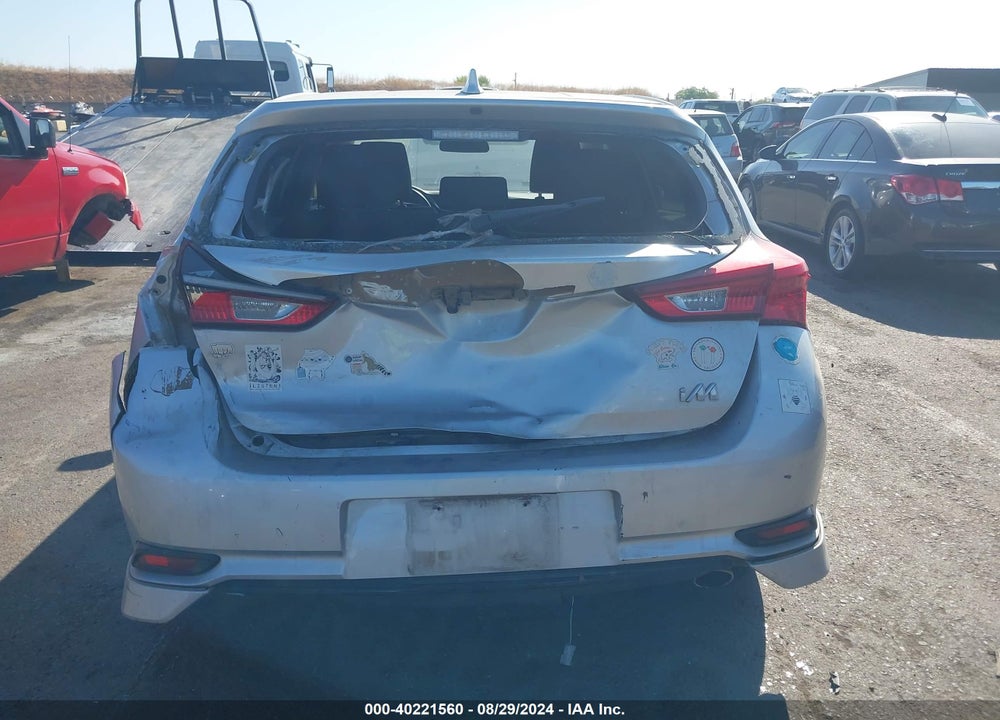 2018 TOYOTA COROLLA IM VIN: JTNKARJE2JJ557679