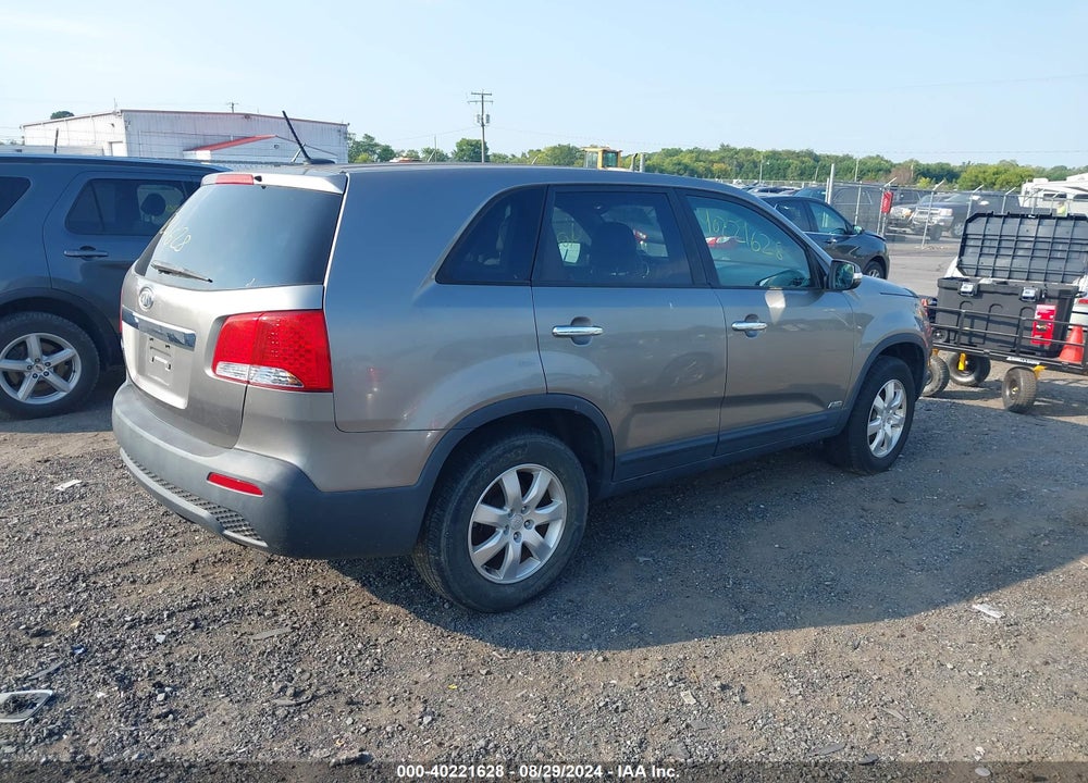 2011 KIA SORENTO LX VIN: 5XYKTCA16BG011641
