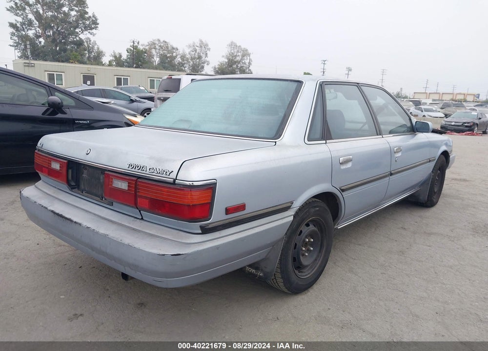 1989 TOYOTA CAMRY LE VIN: JT2SV22E3K3387944