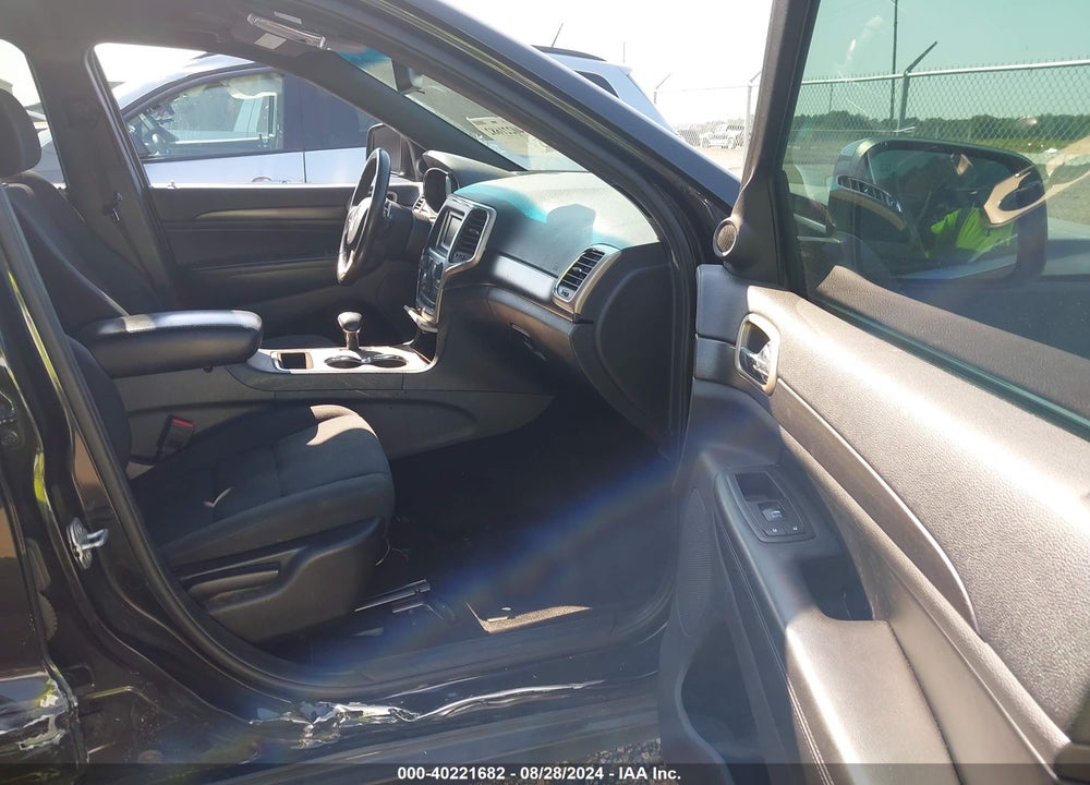 2015 JEEP GRAND CHEROKEE LAREDO VIN: 1C4RJFAG4FC822617
