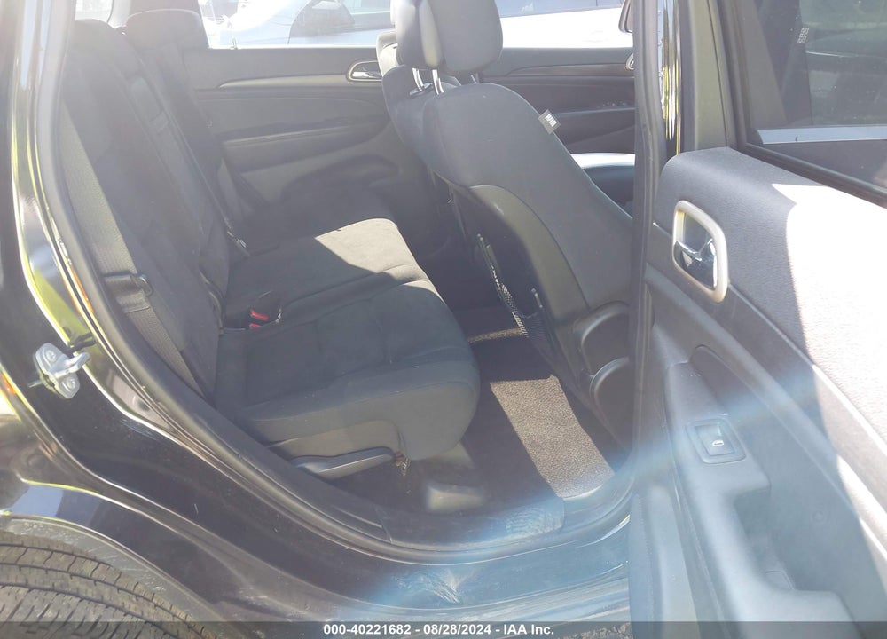 2015 JEEP GRAND CHEROKEE LAREDO VIN: 1C4RJFAG4FC822617