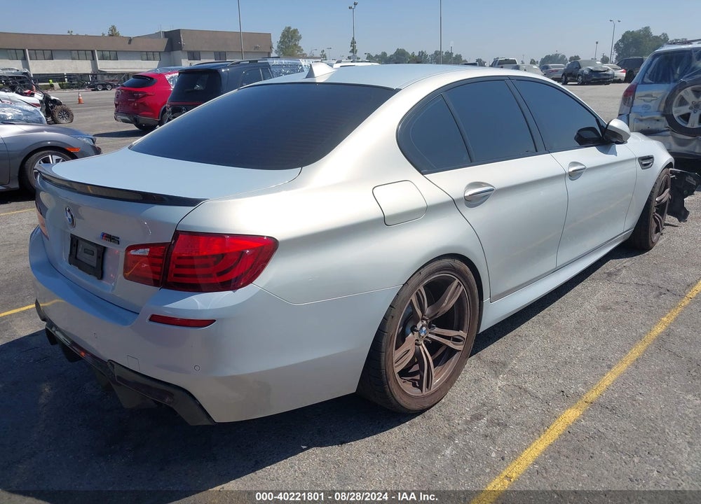 2013 BMW M5 VIN: WBSFV9C53DC773257