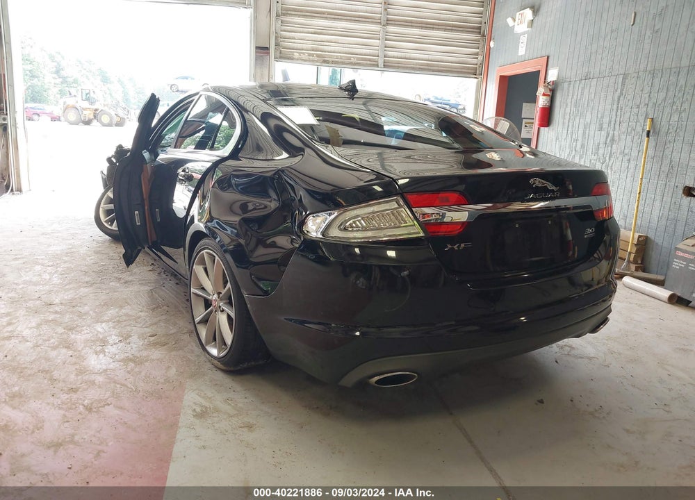 2015 JAGUAR XF 3.0 PORTFOLIO/3.0 SPORT VIN: SAJWJ0FF4F8U68022
