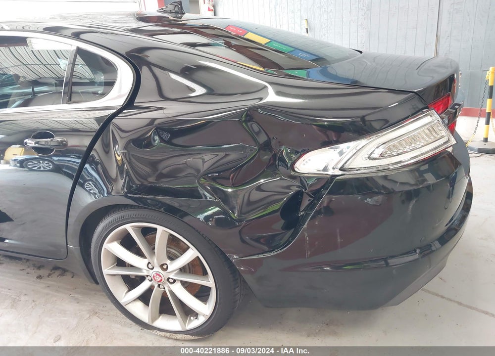 2015 JAGUAR XF 3.0 PORTFOLIO/3.0 SPORT VIN: SAJWJ0FF4F8U68022