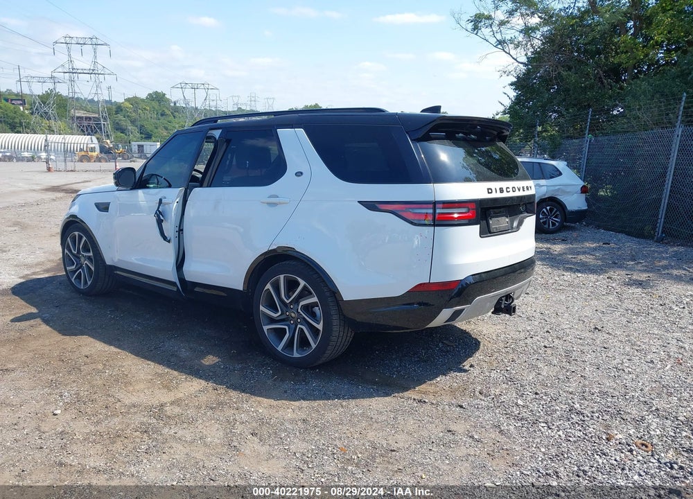 2018 LAND ROVER DISCOVERY HSE LUXURY VIN: SALRT2RVXJA060817