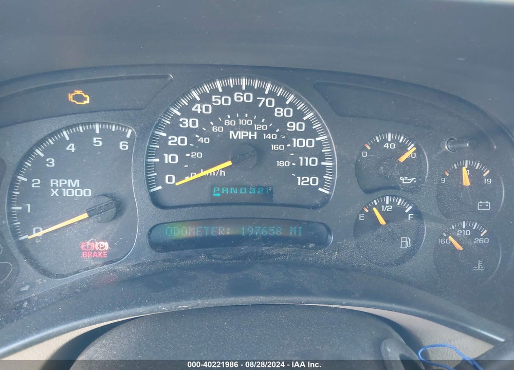 2005 CHEVROLET SUBURBAN 1500 LT VIN: 3GNEC16Z55G284440