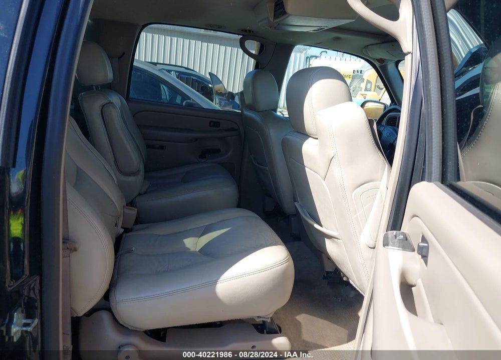2005 CHEVROLET SUBURBAN 1500 LT VIN: 3GNEC16Z55G284440