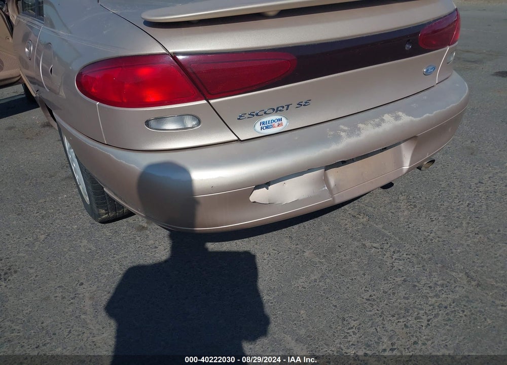 1998 FORD ESCORT VIN: 1FAFP13P3WW238814