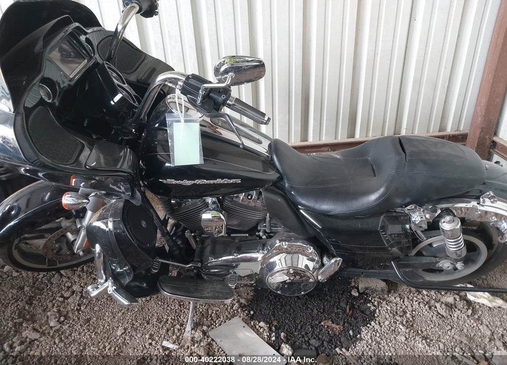 2015 HARLEY-DAVIDSON FLTRXS ROAD GLIDE SPECIAL VIN: 1HD1KTM11FB613520