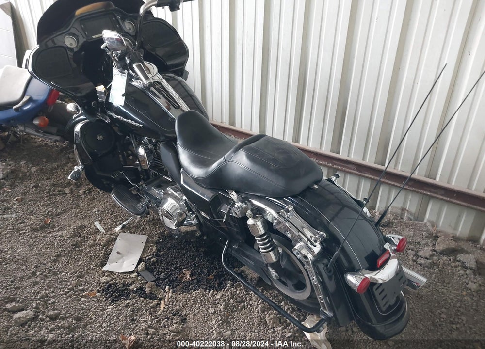 2015 HARLEY-DAVIDSON FLTRXS ROAD GLIDE SPECIAL VIN: 1HD1KTM11FB613520