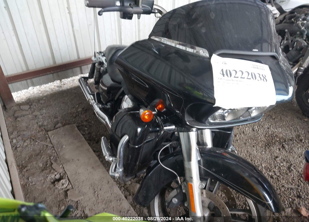 2015 HARLEY-DAVIDSON FLTRXS ROAD GLIDE SPECIAL VIN: 1HD1KTM11FB613520