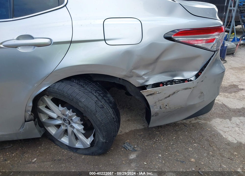 2018 TOYOTA CAMRY LE VIN: 4T1B11HK9JU076419