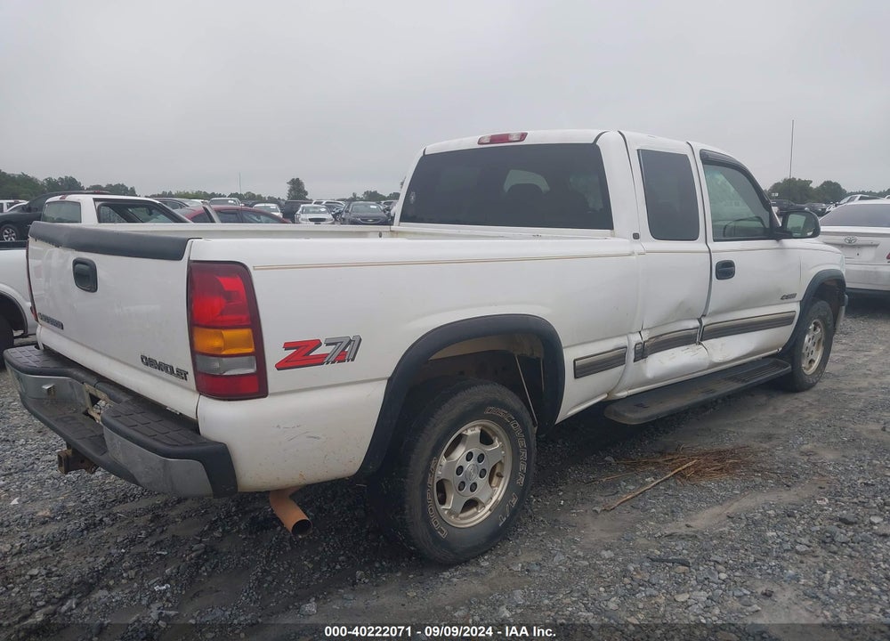 2000 CHEVROLET SILVERADO 1500 LT VIN: 1GCEK19T2YE110839