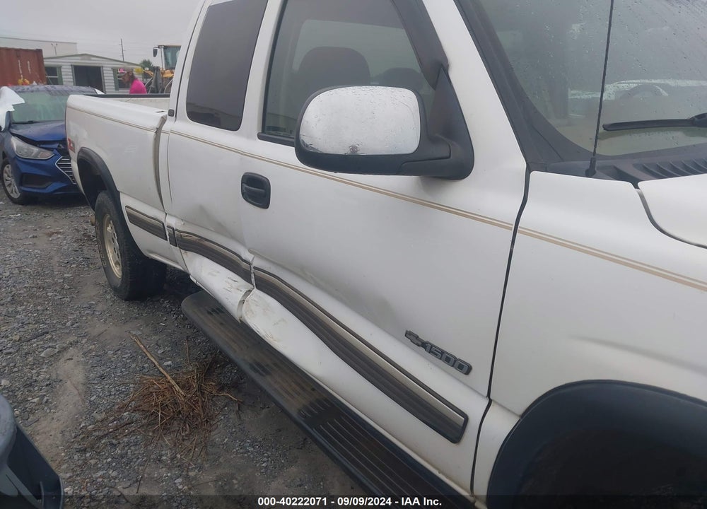 2000 CHEVROLET SILVERADO 1500 LT VIN: 1GCEK19T2YE110839