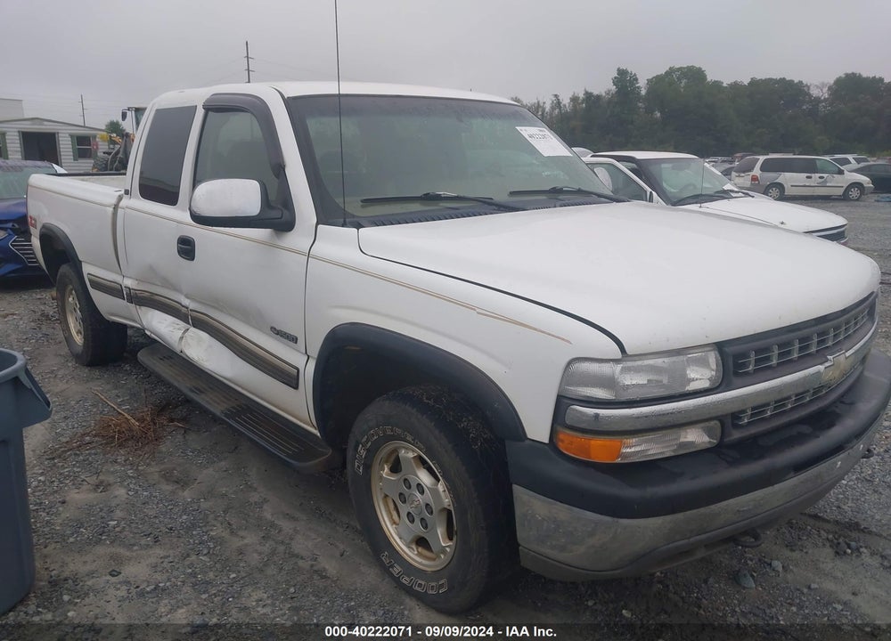 2000 CHEVROLET SILVERADO 1500 LT VIN: 1GCEK19T2YE110839