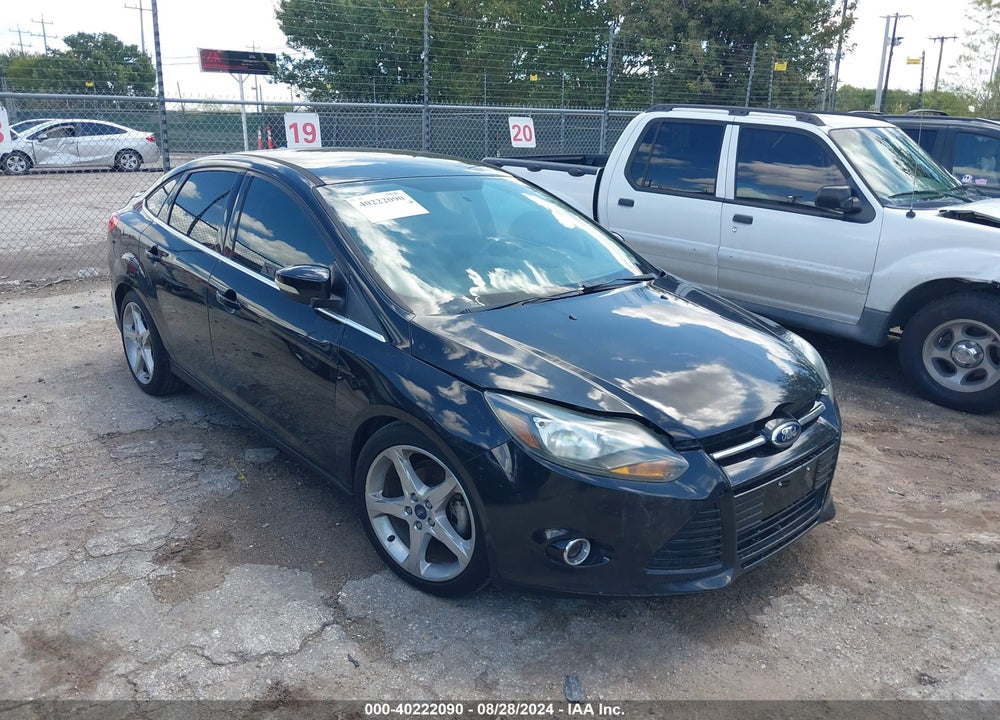 2014 FORD FOCUS TITANIUM VIN: 1FADP3J22EL236420