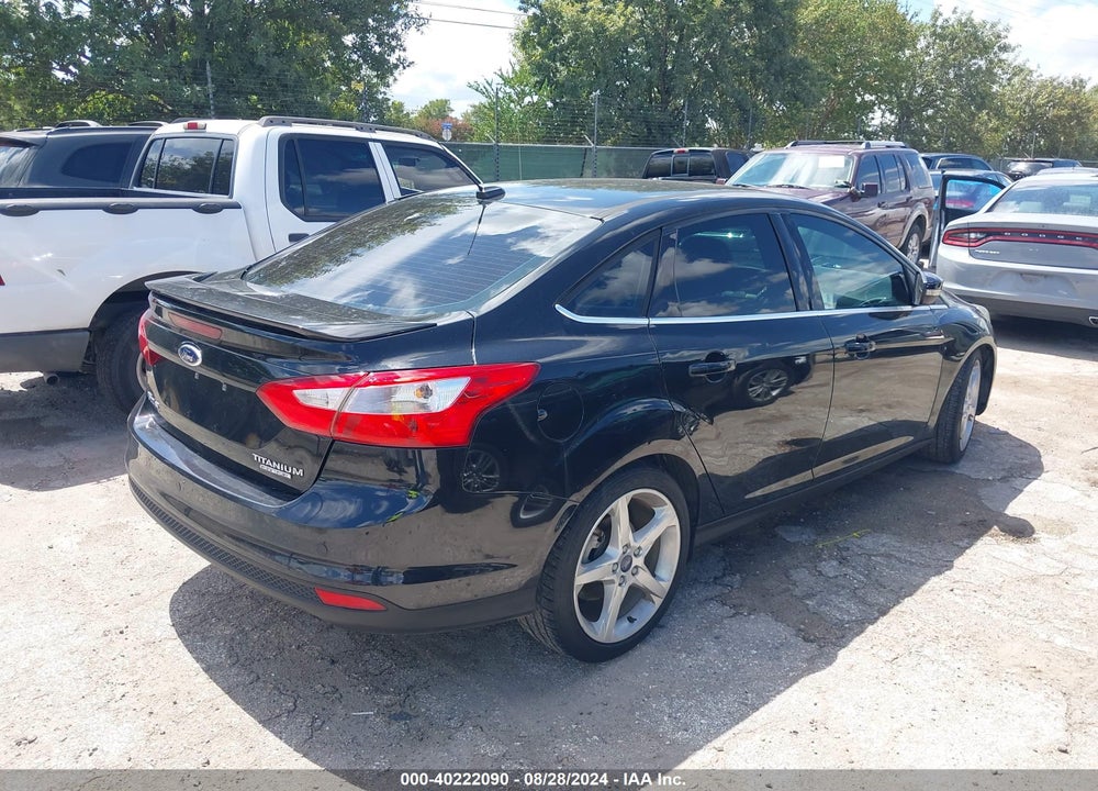 2014 FORD FOCUS TITANIUM VIN: 1FADP3J22EL236420