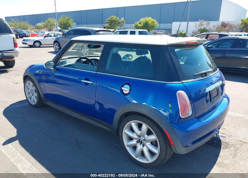 2005 MINI COOPER S VIN: WMWRE33425TD92560